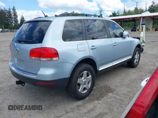 2007 Volkswagen Touareg V6 z VIN WVGZE77L37D001840, wystawiony jako IAAI lot #42323795 z przebiegiem 176 486 mil mil oraz . Historia ofert i sprzedaży dostępna na DreamBid. Obrazek 4.