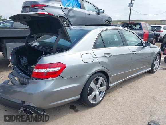 2011 Mercedes-Benz E-Class E 350 Luxury with VIN WDDHF5GB9BA382151, listed as a IAAI auction lot 42045643 with 120,535 mi miles. Bid and sale history available at carsss.com. Image 4.