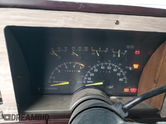 1994 GMC Sierra 1500 with VIN 2GDEK19K2R1544894, listed as a Copart auction lot 81806224 with 208,213 mi miles and Clean Title. Bid and sale history available at DreamBid. Image 9.