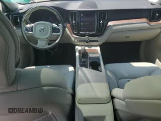 2022 Volvo XC60 Momentum z VIN YV4L12RK9N1967229, wystawiony jako Copart lot #65001794 z przebiegiem 48 584 mil mil oraz Nie do naprawy • Non repairable. Historia ofert i sprzedaży dostępna na DreamBid. Obrazek 8.