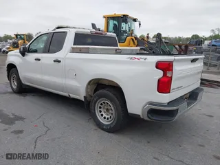 2019 Chevrolet Silverado 1500 Work Truck with VIN 1GCRYAEH8KZ276297, listed as a IAAI auction lot 41927421 with 150,783 mi miles. Bid and sale history available at carsss.com. Image 3.