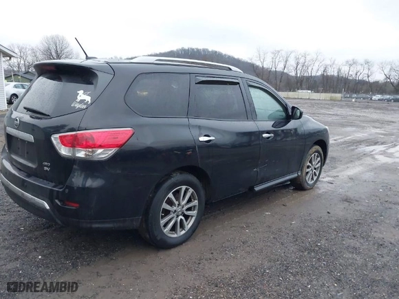 2015 Nissan Pathfinder Platinum with VIN 5N1AR2MM4FC632070, listed as a IAAI auction lot 41174342 with 192651 miles. Bid and sale history available at carsss.com. Image 4.