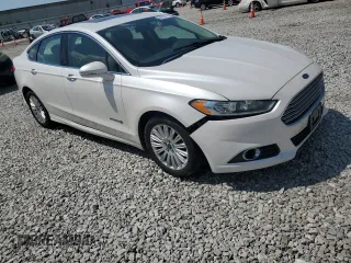 2014 Ford Fusion SE Hybrid with VIN 3FA6P0LU5ER157234, listed as a Copart auction lot 64044775 with 151,189 mi miles and Clean title. Bid and sale history available at DreamBid. Image 4.