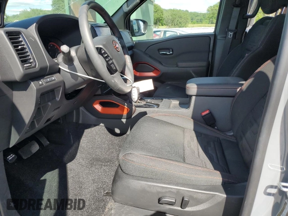 2024 Nissan Frontier SL с VIN 1N6ED1EJ3RN672021, выставлен на аукционе Copart как лот 58386945 с пробегом 3 675 миль миль и Списание • Salvage title. История ставок и продаж доступна на DreamBid. Изображение 7.