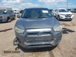 2015 Mitsubishi Outlander ES z VIN 4A4AP3AUXFE026547, wystawiony jako IAAI lot #42223662 z przebiegiem 155 990 mil mil oraz . Historia ofert i sprzedaży dostępna na DreamBid. Obrazek 12.