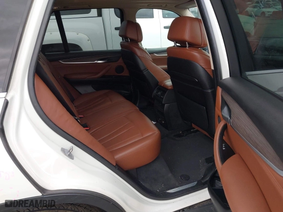 2015 BMW X5 sDrive35i with VIN 5UXKR2C54F0H34975, listed as a IAAI auction lot 41704467 with 92,006 mi miles. Bid and sale history available at carsss.com. Image 8.