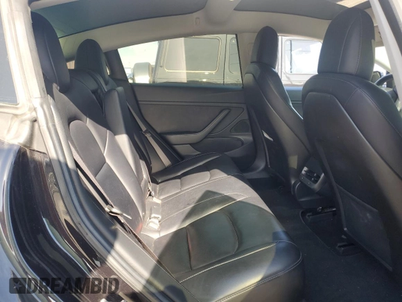 2018 Tesla Model 3 Long Range Battery z VIN 5YJ3E1EB7JF071438, wystawiony jako Copart lot #52996665 z przebiegiem 73 881 mil mil oraz Szkoda całkowita • Salvage title. Historia ofert i sprzedaży dostępna na DreamBid. Obrazek 10.