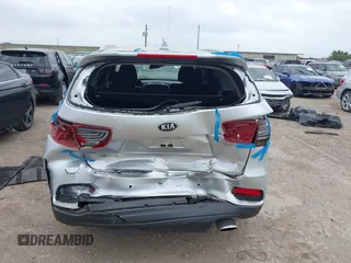 2019 Kia Sorento LX z VIN 5XYPG4A5XKG447654, wystawiony jako IAAI lot #41943667 z przebiegiem 84 241 mil mil oraz . Historia ofert i sprzedaży dostępna na DreamBid. Obrazek 16.