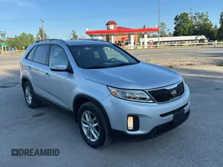 2014 Kia Sorento LX с VIN 5XYKTDA74EG452523, выставлен на аукционе Copart как лот 63200355 с пробегом 191 200 миль миль и Чистый • Clean title. История ставок и продаж доступна на DreamBid. Изображение 1.