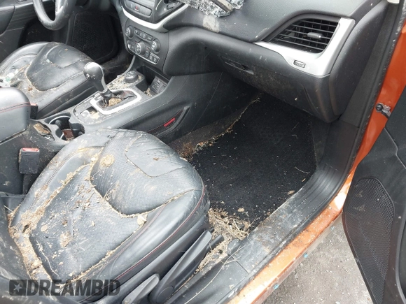 2015 Jeep Cherokee Trailhawk z VIN 1C4PJMBS9FW750858, wystawiony jako IAAI lot #41741305 z przebiegiem Nie podano mil oraz . Historia ofert i sprzedaży dostępna na DreamBid. Obrazek 5.
