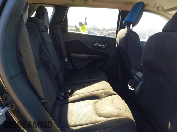 2016 Jeep Cherokee Latitude with VIN 1C4PJLCB8GW330017, listed as a IAAI auction lot 41444346 with 354,212 mi miles. Bid and sale history available at carsss.com. Image 8.