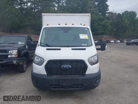 2020 Ford Transit z VIN 1FDBF6Z86LKA32278, wystawiony jako IAAI lot #42511403 z przebiegiem 94 821 mil mil oraz . Historia ofert i sprzedaży dostępna na DreamBid. Obrazek 12.
