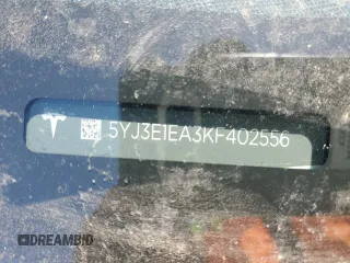 2019 Tesla Model 3 Mid Range z VIN 5YJ3E1EA3KF402556, wystawiony jako Copart lot #56212875 z przebiegiem 89 022 mil mil oraz Szkoda całkowita • Salvage title. Historia ofert i sprzedaży dostępna na DreamBid. Obrazek 12.
