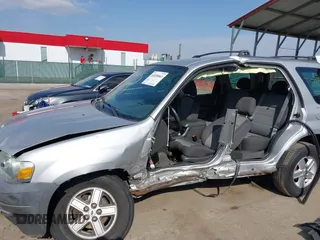 2005 Ford Escape XLS Value with VIN 1FMCU02Z15KA21718, listed as a IAAI auction lot 41835061 with 1 mi miles. Bid and sale history available at carsss.com. Image 6.