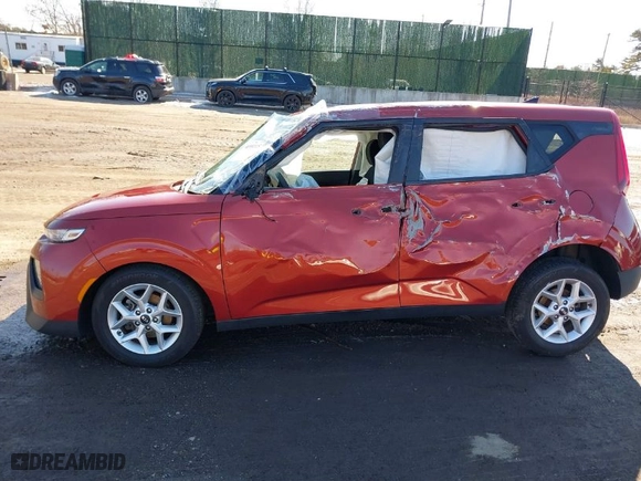 2021 Kia Soul LX with VIN KNDJ23AU1M7789211, listed as a IAAI auction lot 41553315 with 38,357 mi miles. Bid and sale history available at carsss.com. Image 14.