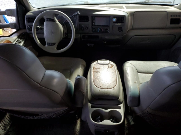 2000 Ford Excursion Limited with VIN 1FMNU43SXYEA13878, listed as a Copart auction lot 54050075 with 194,329 mi miles and Salvage title. Bid and sale history available at DreamBid. Image 8.