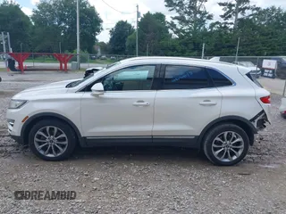 2017 Lincoln MKC Select с VIN 5LMCJ2C98HUL47749, выставлен на аукционе IAAI как лот 42515468 с пробегом 147 459 миль миль и . История ставок и продаж доступна на DreamBid. Изображение 15.