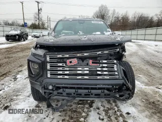 2024 GMC Canyon 4WD Denali with VIN 1GTP6FEK6R1295722, listed as a Copart auction lot 44948475 with 864 mi miles and Salvage Title. Bid and sale history available at carsss.com. Image 5.