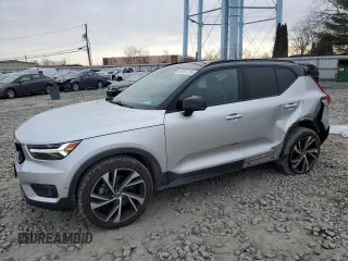 2019 Volvo XC40 R-Design with VIN YV4162UM8K2102498, listed as a Copart auction lot 89167735 with 44,383 mi miles and Salvage title. Bid and sale history available at DreamBid. Image 1.