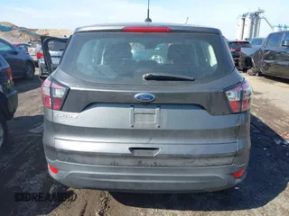 2017 Ford Escape S z VIN 1FMCU0F75HUD15558, wystawiony jako IAAI lot #41890712 z przebiegiem 158 441 mil mil oraz . Historia ofert i sprzedaży dostępna na DreamBid. Obrazek 16.
