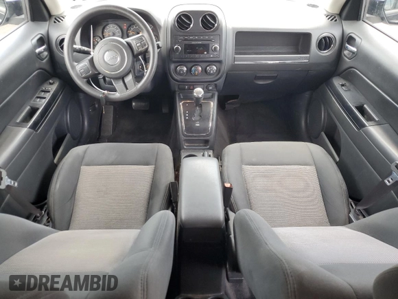 2015 Jeep Patriot Sport z VIN 1C4NJPBBXFD203960, wystawiony jako Copart lot #57860435 z przebiegiem 239 164 mil mil oraz Szkoda całkowita • Salvage title. Historia ofert i sprzedaży dostępna na DreamBid. Obrazek 8.