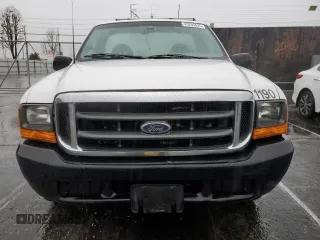 1999 Ford Super Duty F-250 XL with VIN 1FTNF20L6XEE74882, listed as a Copart auction lot 45205425 with 248,699 mi miles and Clean Title. Bid and sale history available at carsss.com. Image 5.