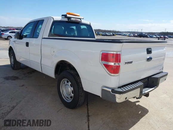 2014 Ford F-150 XL with VIN 1FTEX1CM4EKE58061, listed as a IAAI auction lot 41669258 with 195,232 mi miles. Bid and sale history available at carsss.com. Image 3.