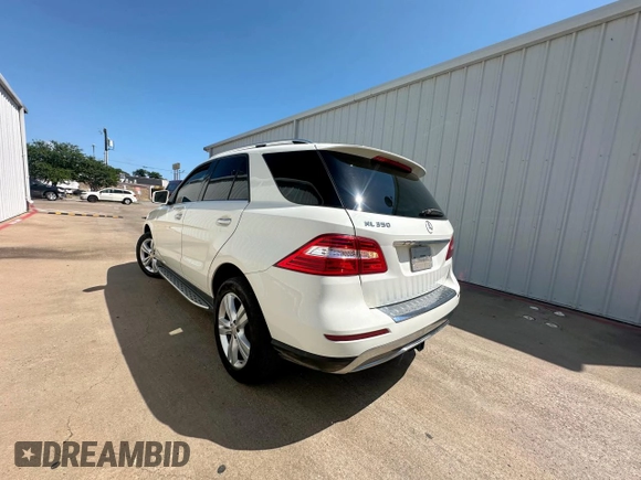 2013 Mercedes-Benz M 350 z VIN 4JGDA5JB2DA203916, wystawiony jako Copart lot #61695655 z przebiegiem 83 073 mil mil oraz Czysty tytuł • Clean title. Historia ofert i sprzedaży dostępna na DreamBid. Obrazek 3.