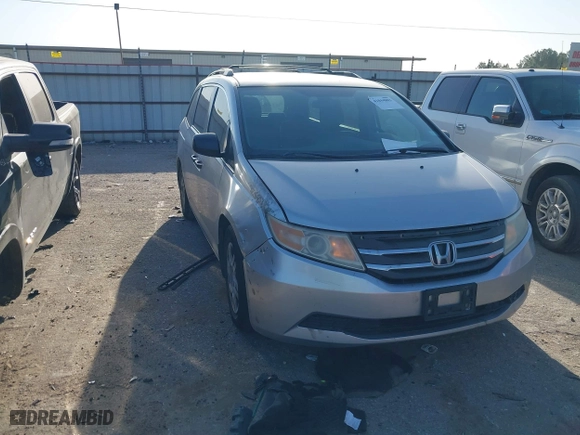 2012 Honda Odyssey LX with VIN 5FNRL5H28CB019838, listed as a IAAI auction lot 41844803 with 179,454 mi miles. Bid and sale history available at carsss.com. Image 1.