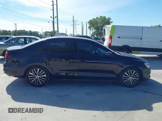 2016 Volkswagen Jetta Sport z VIN 3VWD17AJ9GM412257, wystawiony jako IAAI lot #41880133 z przebiegiem 119 692 mil mil oraz . Historia ofert i sprzedaży dostępna na DreamBid. Obrazek 13.