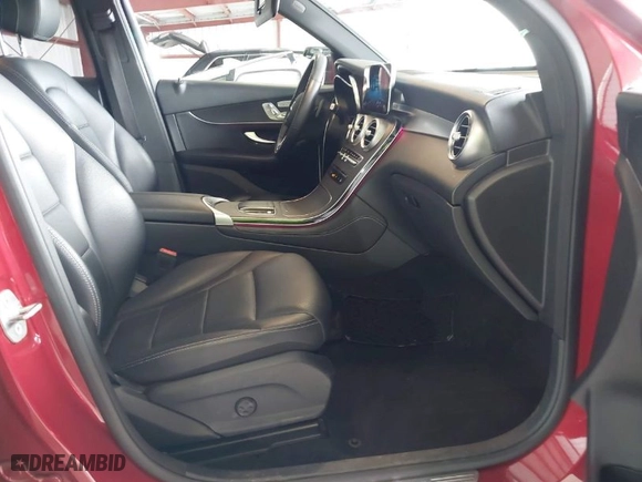 2020 Mercedes-Benz GLC with VIN W1N0G8EB0LF852363, listed as a IAAI auction lot 41733934 with 84,886 mi miles. Bid and sale history available at carsss.com. Image 5.