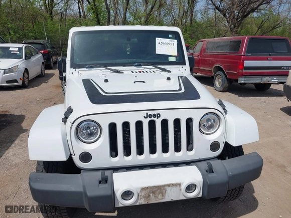2012 Jeep Wrangler Unlimited Sahara with VIN 1C4HJWEG3CL254944, listed as a IAAI auction lot 42060981 with 172,358 mi miles. Bid and sale history available at carsss.com. Image 12.