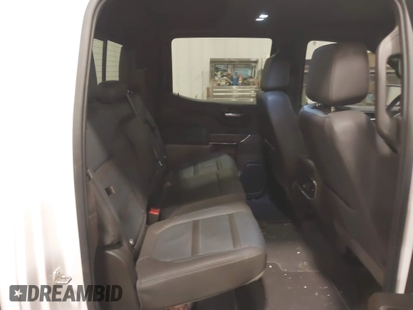 2020 GMC Sierra 1500 Denali z VIN 1GTU9FEL9LZ116486, wystawiony jako IAAI lot #41392384 z przebiegiem 61 283 mil mil oraz . Historia ofert i sprzedaży dostępna na DreamBid. Obrazek 8.