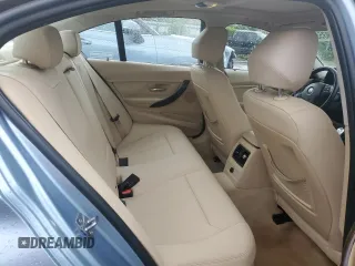 2014 BMW 3 Series 320i z VIN WBA3B1C59EK131120, wystawiony jako Copart lot #59493555 z przebiegiem 136 534 mil mil oraz Czysty tytuł • Clean title. Historia ofert i sprzedaży dostępna na DreamBid. Obrazek 10.