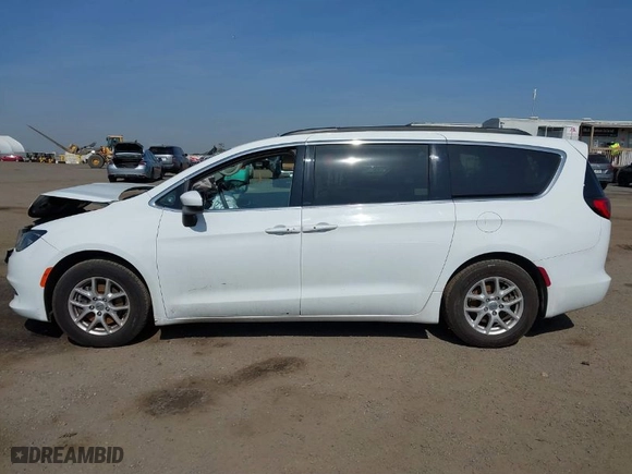 2021 Chrysler Voyager LXI with VIN 2C4RC1DG6MR524065, listed as a IAAI auction lot 41799927 with NaN miles. Bid and sale history available at carsss.com. Image 14.