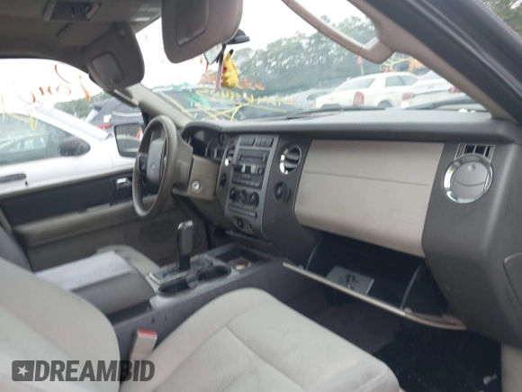2007 Ford Expedition XLT with VIN 1FMFU16577LA81719, listed as a IAAI auction lot 42464405 with Not provided miles and . Bid and sale history available at DreamBid. Image 4.