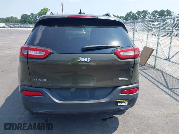 2015 Jeep Cherokee Latitude z VIN 1C4PJMCS9FW551694, wystawiony jako IAAI lot #42424992 z przebiegiem 125 852 mil mil oraz . Historia ofert i sprzedaży dostępna na DreamBid. Obrazek 16.