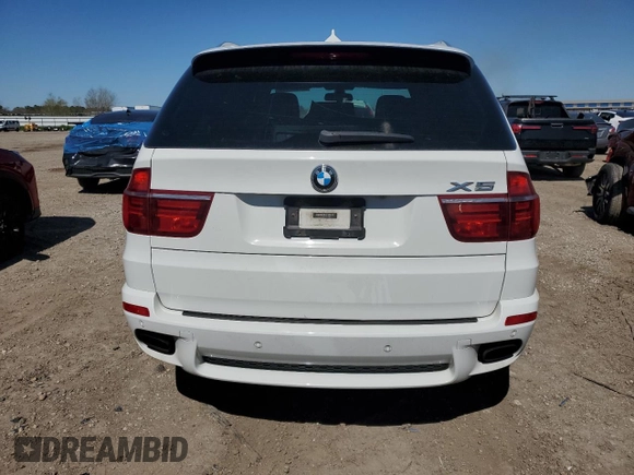 2013 BMW X5 xDrive50i z VIN 5UXZV8C52D0C16129, wystawiony jako Copart lot #47967905 z przebiegiem 111 011 mil mil oraz Szkoda całkowita • Salvage title. Historia ofert i sprzedaży dostępna na DreamBid. Obrazek 6.