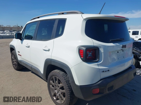 2016 Jeep Renegade Latitude with VIN ZACCJBBT6GPC98149, listed as a IAAI auction lot 42000433 with 62,733 mi miles. Bid and sale history available at carsss.com. Image 3.