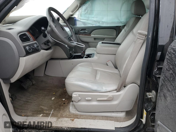 2014 GMC Yukon XL SLT with VIN 1GKS2KE70ER219973, listed as a Copart auction lot 44029385 with 0 mi miles and Salvage Title. Bid and sale history available at carsss.com. Image 7.