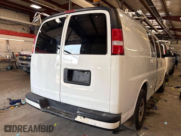 2008 Chevrolet Express Cargo z VIN 1GCFG15X081227437, wystawiony jako IAAI lot #42521022 z przebiegiem 81 379 mil mil oraz . Historia ofert i sprzedaży dostępna na DreamBid. Obrazek 15.