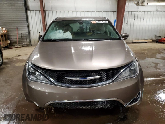 2018 Chrysler Pacifica Touring Plus with VIN 2C4RC1FG0JR234168, listed as a Copart auction lot 42035405 with 117,788 mi miles and Clean Title. Bid and sale history available at DreamBid. Image 5.