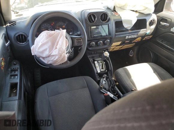 2014 Jeep Patriot Sport z VIN 1C4NJPBB2ED881049, wystawiony jako Copart lot #57363385 z przebiegiem 169 405 mil mil oraz Szkoda całkowita • Salvage title. Historia ofert i sprzedaży dostępna na DreamBid. Obrazek 8.