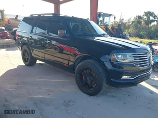 2016 Lincoln Navigator Select with VIN 5LMJJ2HT4GEL12162, listed as a IAAI auction lot 41695749 with 132,462 mi miles. Bid and sale history available at carsss.com. Image 1.