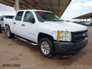 2007 Chevrolet Silverado 1500 LT w/1LT with VIN 2GCEC13C771629942, listed as a IAAI auction lot 41929505 with 200,432 mi miles. Bid and sale history available at carsss.com. Image 1.