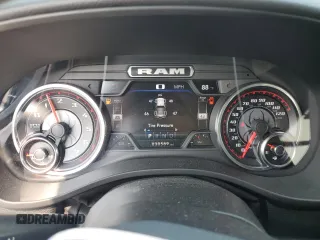 2022 Ram 1500 Big Horn z VIN 1C6SRFFT9NN135868, wystawiony jako Copart lot #59188485 z przebiegiem 30 589 mil mil oraz Szkoda całkowita • Salvage title. Historia ofert i sprzedaży dostępna na DreamBid. Obrazek 9.