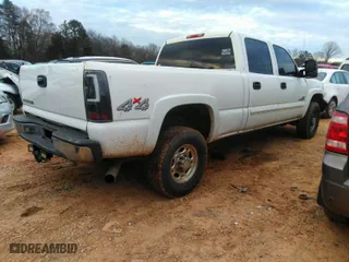 2006 Chevrolet Silverado 2500HD LT3 with VIN 1GCHK23D26F190154, listed as a IAAI auction lot 41173966 with NaN miles. Bid and sale history available at carsss.com. Image 4.