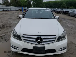 2013 Mercedes-Benz C 250 Sport z VIN WDDGF4HB3DR270325, wystawiony jako Copart lot #57044585 z przebiegiem 107 453 mil mil oraz Szkoda całkowita • Salvage title. Historia ofert i sprzedaży dostępna na DreamBid. Obrazek 5.