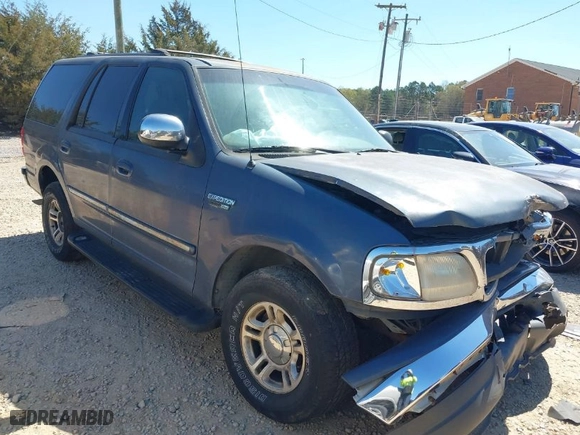 1999 Ford Expedition XLT with VIN 1FMRU1762XLB27932, listed as a IAAI auction lot 41897682 with 1 mi miles. Bid and sale history available at carsss.com. Image 1.