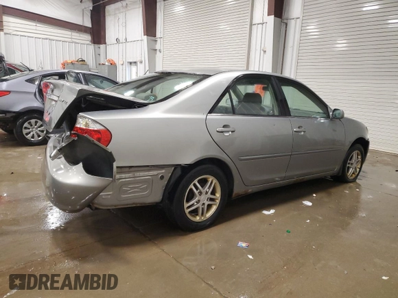 2006 Toyota Camry STD with VIN JTDBE32K163040668, listed as a Copart auction lot 41870855 with 239,106 mi miles and Clean Title. Bid and sale history available at carsss.com. Image 3.